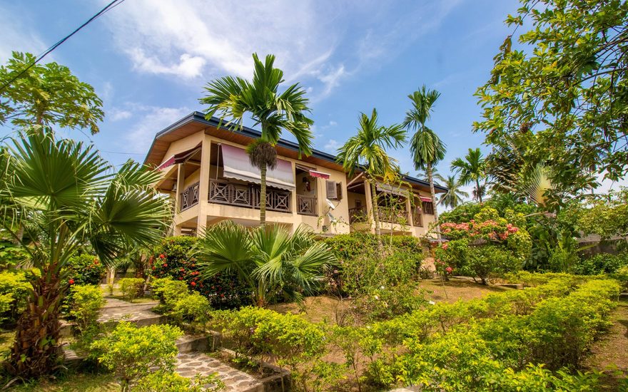 Bungalow's Plaza — Kribi